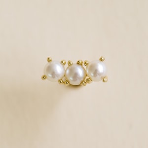 14K Real Gold 4 Prong Curved Bar Fresh Water Pearl  Tragus Helix Cartilage Inner Conch Internally Threaded Flat Back Earring Labret Piercing