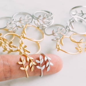 Matt Bohemian Sensitive Solid Tropical Wood Tree Natural Floral Flower Angel Laurel Leaf Adjustable Stretch Band Knuckle Midi Blank Ring