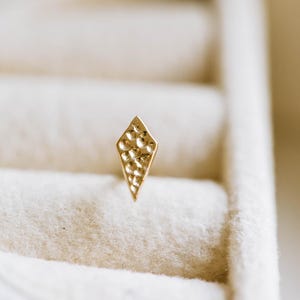 14K Gold Hammered Kite Triangle Cartilage Tragus Helix Inner Conch Nose Flat Back Internally Threaded Labret Piercing Earring 20g 18g 16g