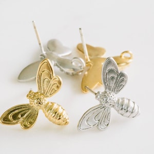 2pcs bumble bee ear studs earrings,honey bee earrings,bee earrings studs,queen bee earrings,animal jewelry,bee jewelry,earrings for women