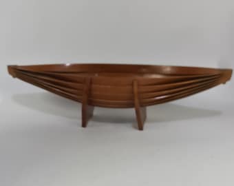 Vintage boat like fruit or key basket