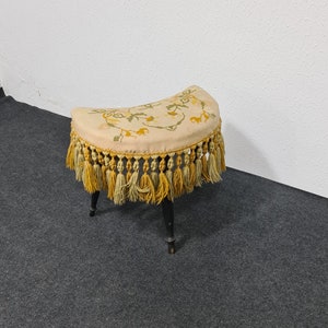 Vintage/Antiker dreibeiniger Hocker