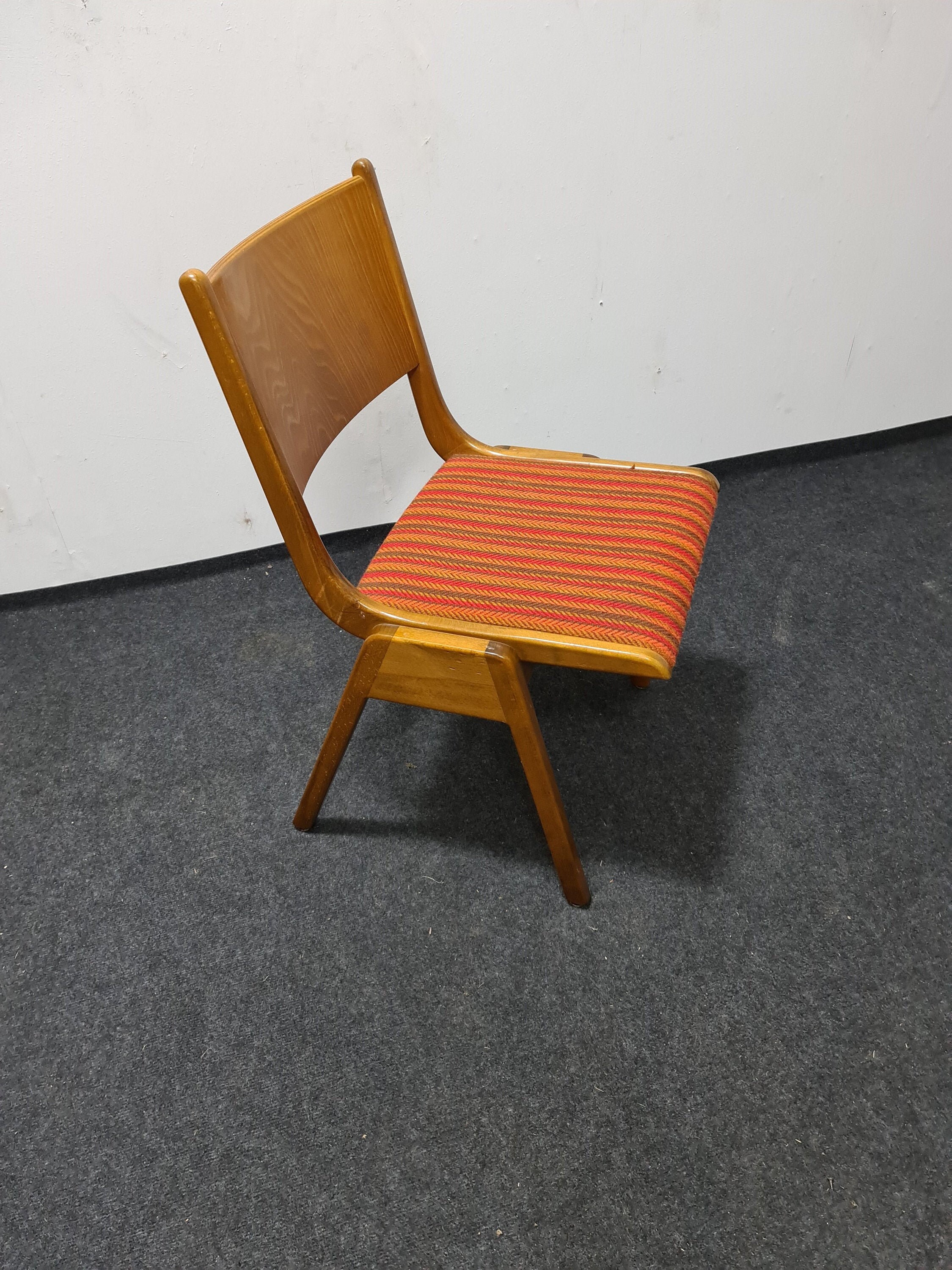 100 Stacking Chairs for sale 44 ads for used 100 Stacking Chairs