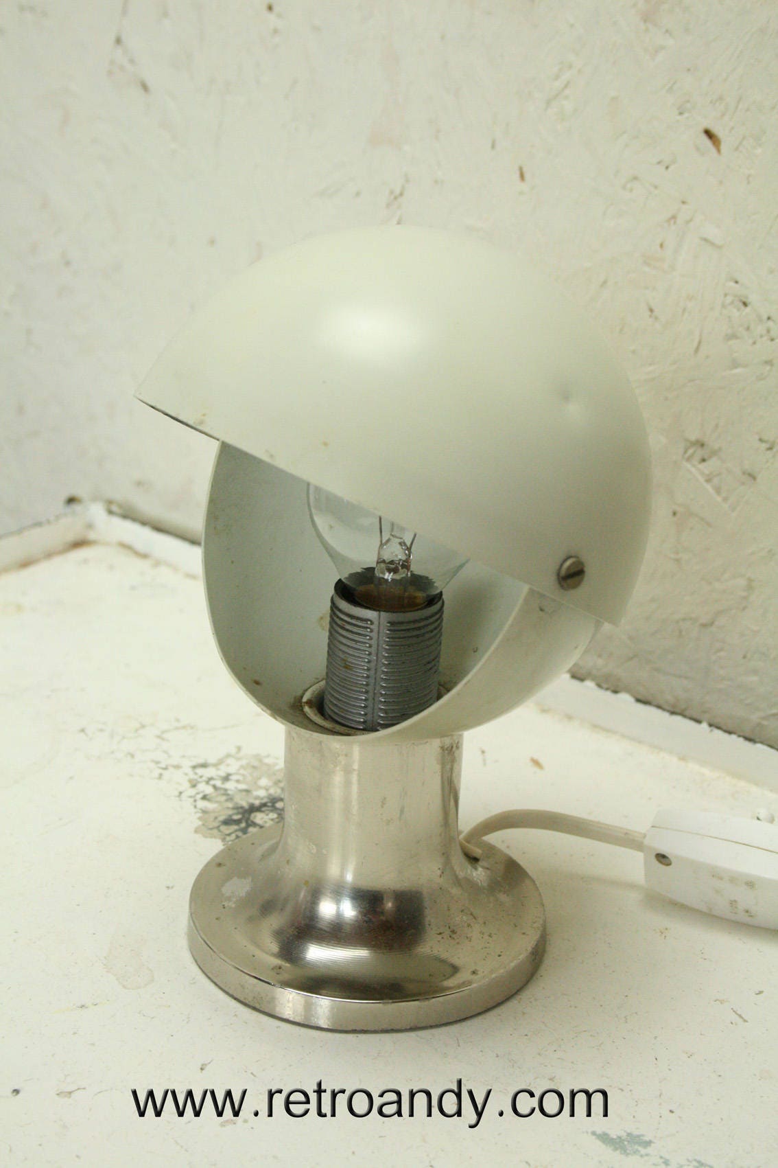 Retro bedside lamp