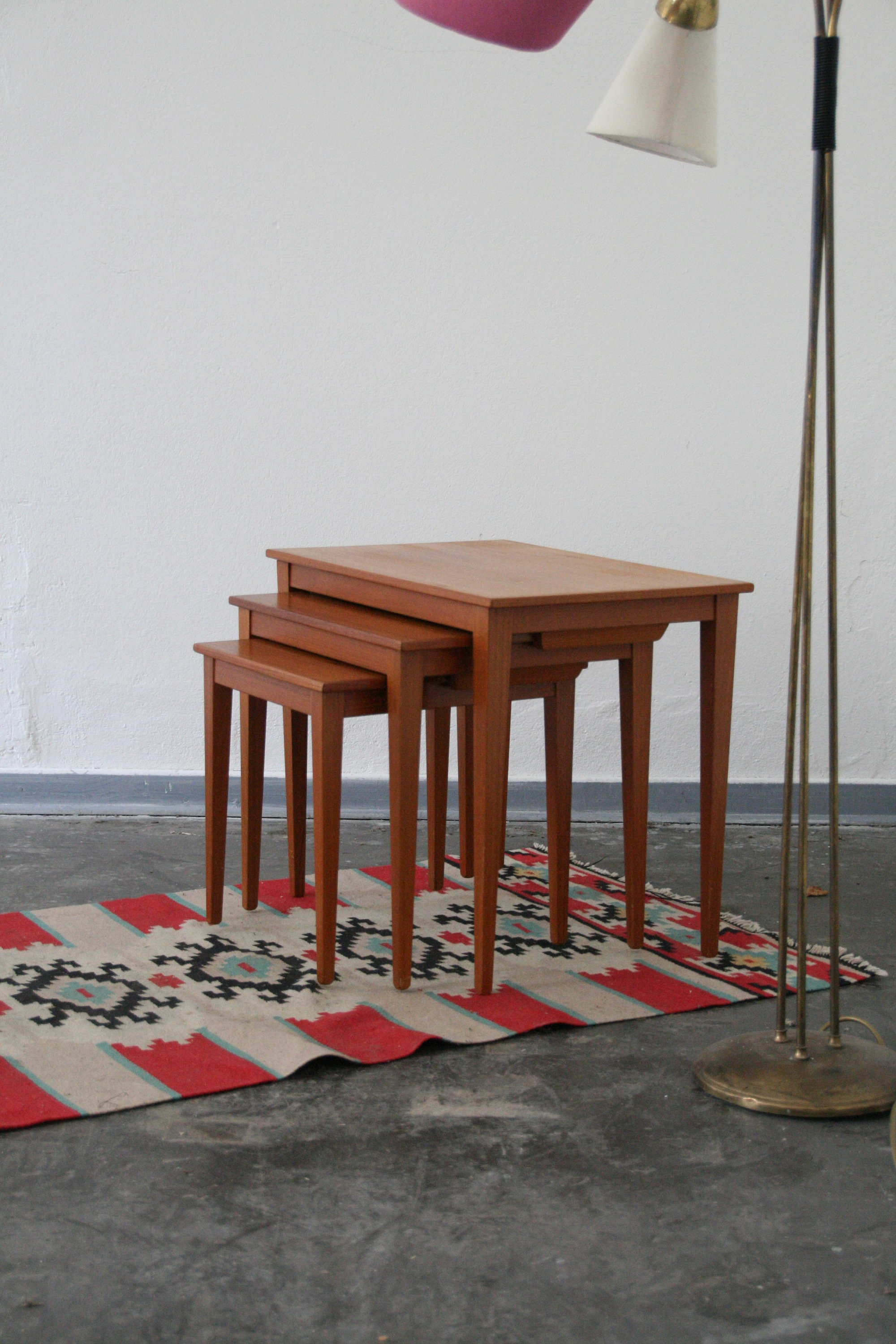 Vintage teak nesting tables by kvalitet, form, funktion