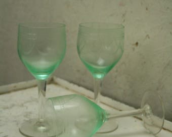 Three Vintage uranium/Vaseline  glasses