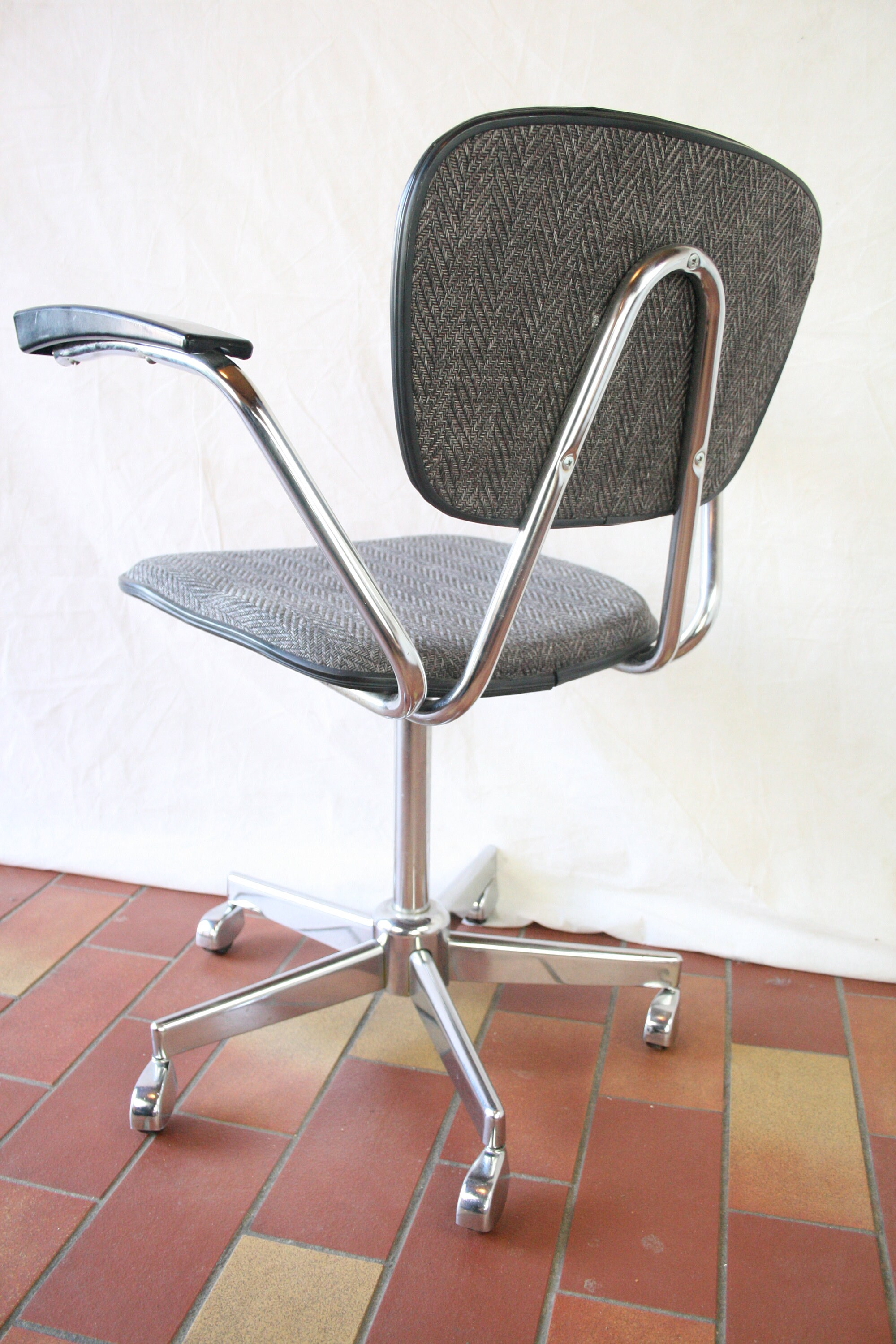 Vintage 70s swivel bureau chair