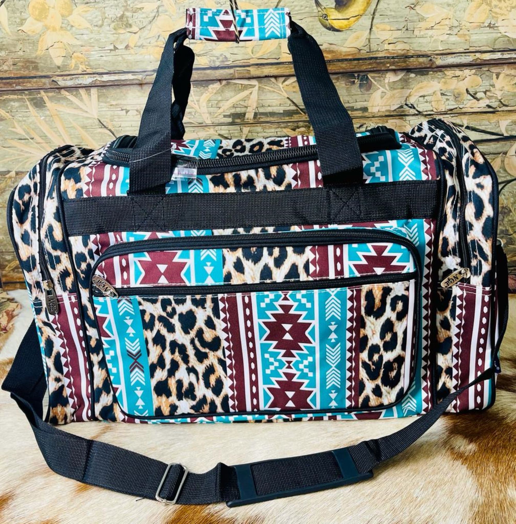 Aztec Print Weekender Bag – Lola Blu Boutique