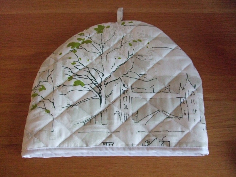 A Stylish Quilted Padded Tea Cosy in London Scenes Design Etsy UK