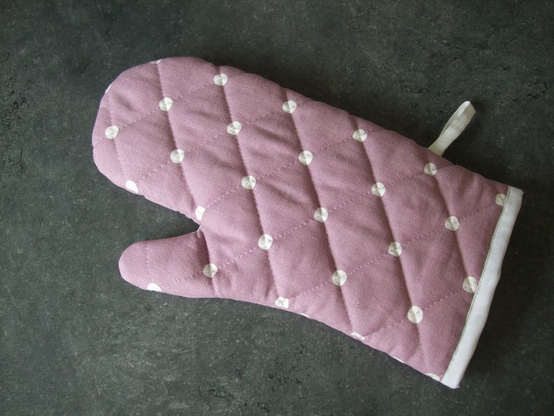 Oven Mitt / Pot Holder in Quilted Mauve Cotton With White Etsy