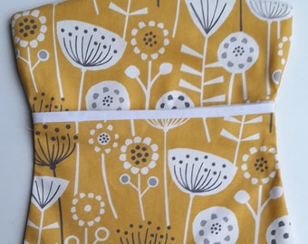 Attractive thick cotton peg bag/ clothes pin bag in a Scandi Bergen design of white flowers & seedheads on a yellow background ..