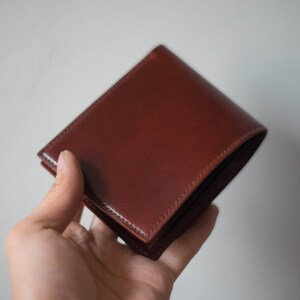 Cartera plegable de color burdeos, cartera plegable de cuero, cartera de cuero para hombre, cartera de cuero genuino, cartera cordobesa, cartera de cuero curtido vegetal