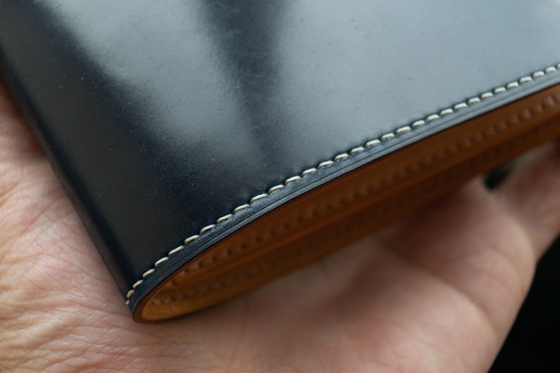Cartera de cuero azul marino, cartera bifold, Horween Cordovan, cartera de cuero clásica, cartera de tarjeta de crédito, cartera Horween, cartera azul marino para hombre imagen 4