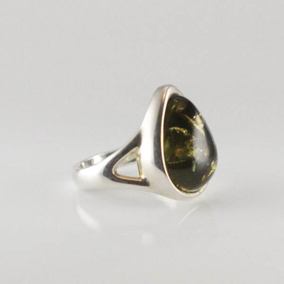 Green Amber ring simple drop shape made of sterli… - image 2