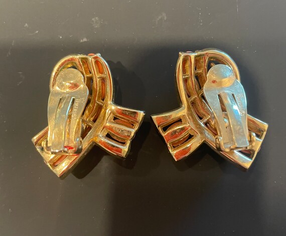 Vintage Trifari faux coral clip-on earrings/ Vint… - image 6
