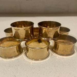 8 Vintage brass napkin rings with the letter S engraved on them/ vintage engraved initial S brass napkin rings/ brass napkin rings