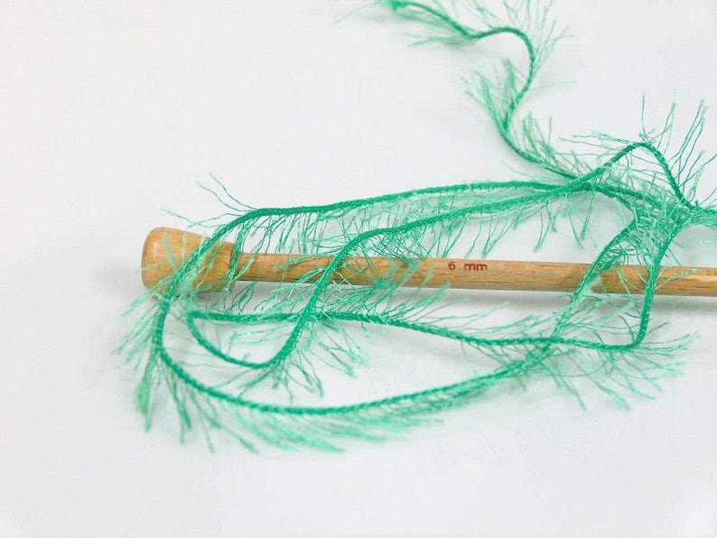 Fiber Art Bright Green Fun Fur Bright Emerald Green Eyelash Ice Yarn Long Fancy Yarn Novelty Yarn 50641