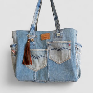Upcycled jeans bag – Handmade shopper with original jeans pockets – Recycled Replay jeans, denim handbag – Sustainable jeans tote bag