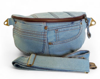 Bolso bandolera denim azul claro / riñonera upcycling jeans / bolso bandolera para mujer y hombre / bolso bandolera hecho de jeans / bolso denim azul / riñonera