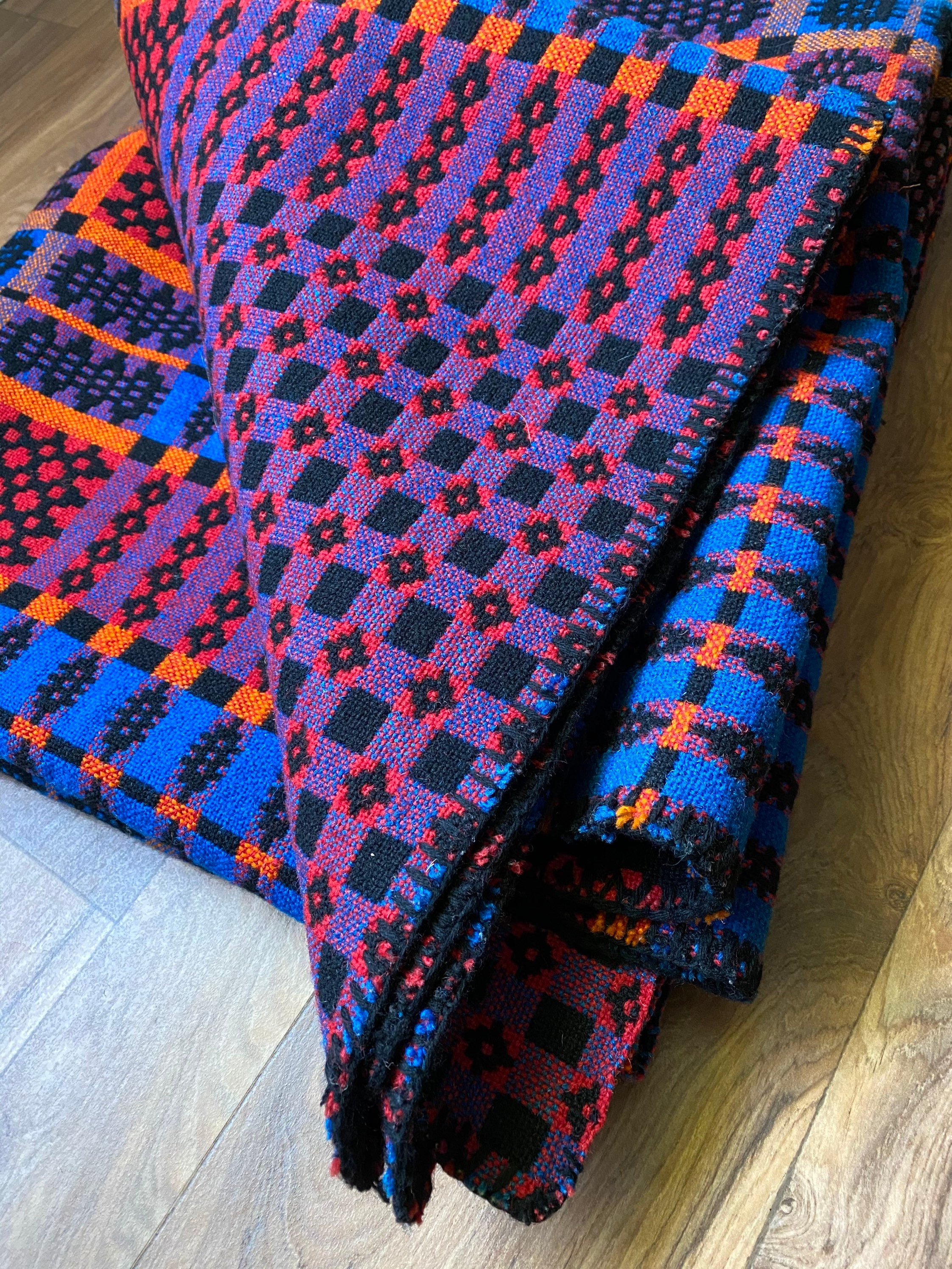Vintage Welsh tapestry blanket in red and black in wool