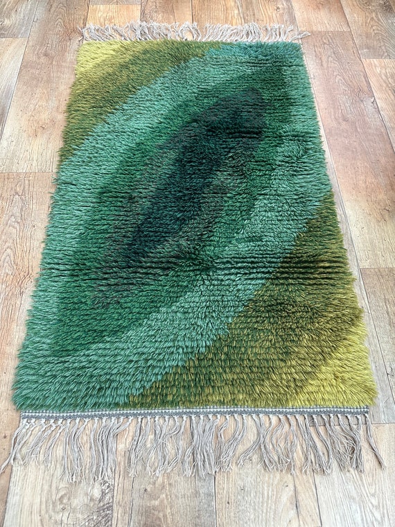 Swedish wool Ryamatta rug in greens circa 1970s