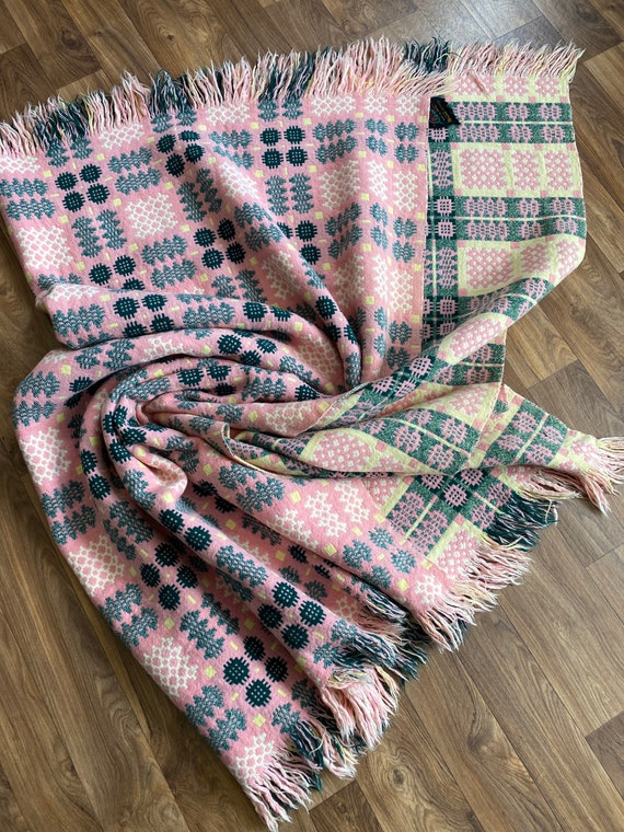 Vintage Woollen Derw Traditional Welsh blanket or throw circa 1960s