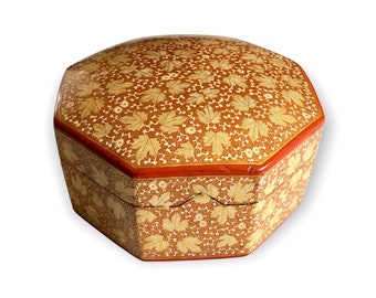 Mid century Indian Ali Brothers papier mache hand painted turban box