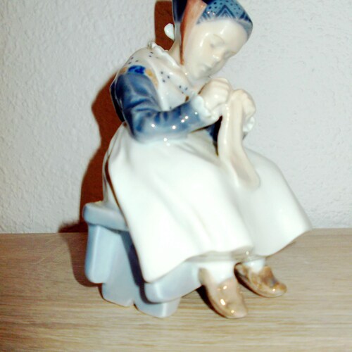 Royal Copenhagen Porcelain Lotte Benter Figure No. 1314 shops Girl Knitting
