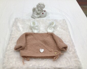 Gilet Brassiere laine ton rose  et les chaussons ballerines chaussons blanc    bébé  0/3 mois   ,tricot fait main