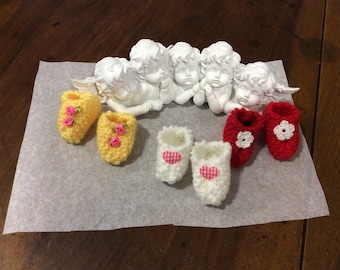 Set of 3 pairs of booties wool baby 30/35 cm corolla, stand