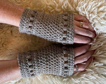 Crochet fingerless gloves pattern PDF, woman wrist warmer mittens, vintage pattern,fall or winter,gift or to yourself, adoptable size