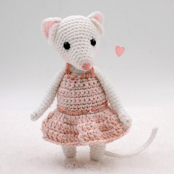 Crochet pattern: Sophie the mouse