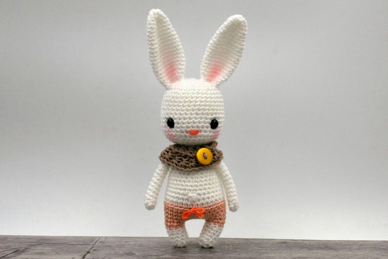 Crochet pattern Kiara the mini bunny image 1