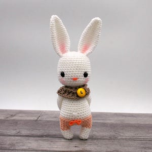 Crochet pattern Kiara the mini bunny image 3