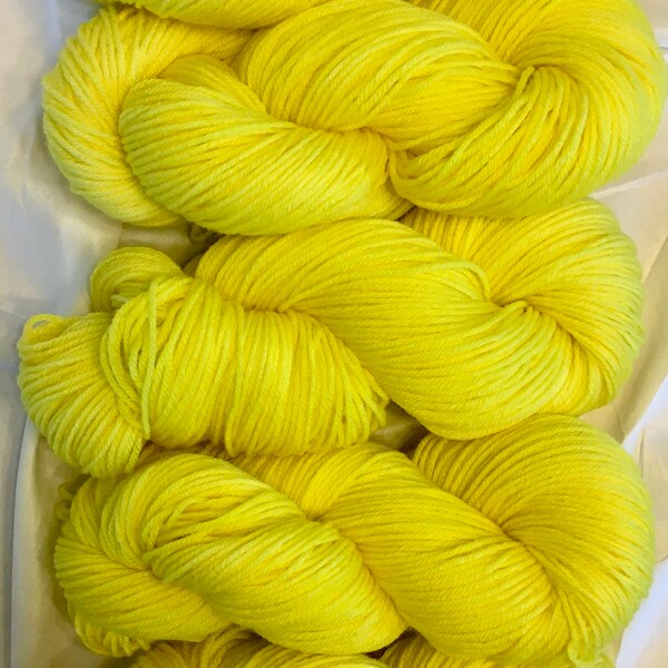 BRIGHT XANTHE Indie Kettle Dyed DK Superwash Merino Yarn- 5 Hanks Available, Choose Quantity at Checkout