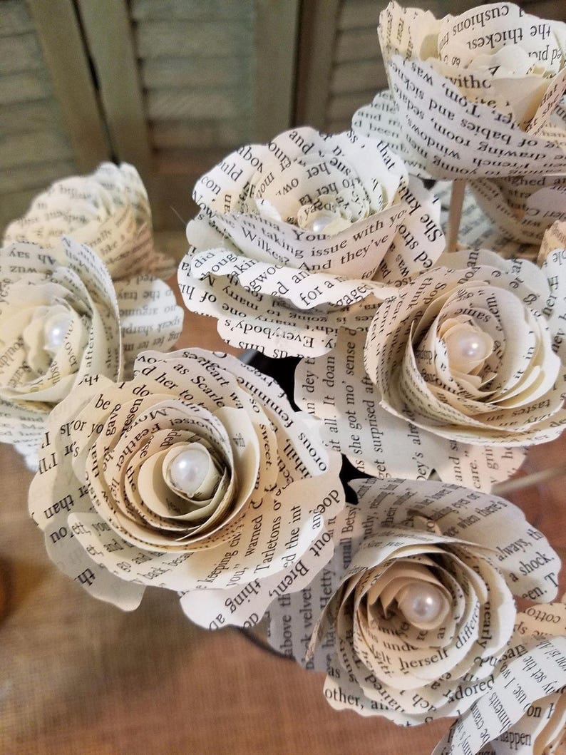 12 Book Page Flowers / 1 Dozen the Handmaid's Tale Flowers Etsy