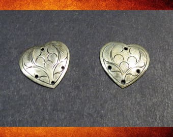 Embellishments - Set of 2 Metal Heart Ornaments for leatherwork, jewelry, or embellishing. #CRAFT-024