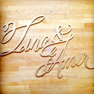 Großes Laser-Schnitt-Hochzeits-Namensschild, Handkalligraphie-Schriftart