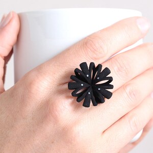 Floral design ring, Halloween Ring, contemporary jewelry, ring for a Witch, black modern ring, black statement ring, goth ring black