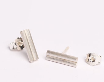 Schmale Ohrstecker Silber für Frau im minimalistischem Design moderner Schmuck Stil, Geometrischer Schmuck