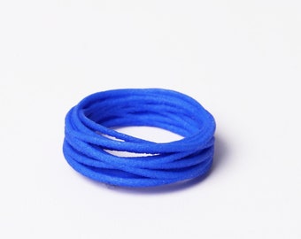 Band Ring blau, modernes Ring Design für Frauen als zeitgenössischer Schmuck