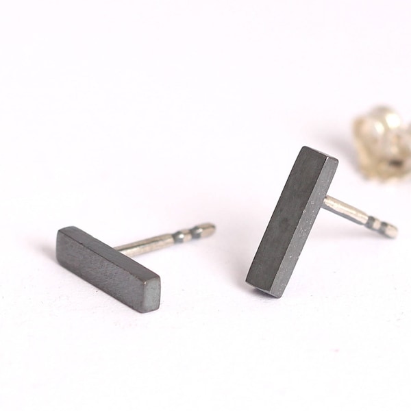 schwarze minimalistische Ohrringe aus Silber, geometrische Ohrstecker als Geschenk für den Mann