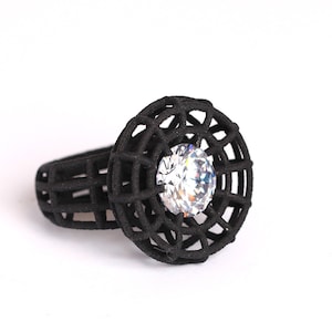 Schwarzer Ring mit Stein, großer Solitär Ring, geometrischer Ring, Schwarzer Schmuck, Weihnachtsgeschenk, Moderner Schmuck,