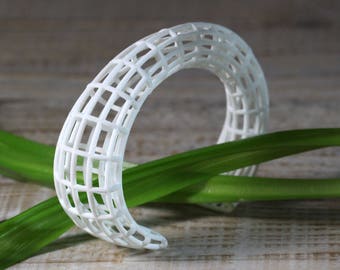 White Cuff Bracelet leightweight statement jewelry made of 3D printed Nylon in parametrical Design a gift for her