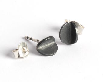Silver stud earrings black, in a minimalist style, round 7mm geometric jewelry