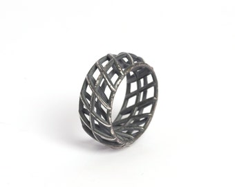 bold silver ring in size 7, a statement ring for her to impress