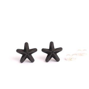 Clous d'oreilles noirs clous d'oreilles étoiles, cadeau pour architectes, bijoux imprimés en 3D, clous de fleurs noires image 4