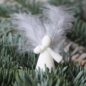 kleine Engelfigur mit Federn als Schutzengel für einen lieben Freund, ich denke an dich Weihnachtsgeschenk image 8