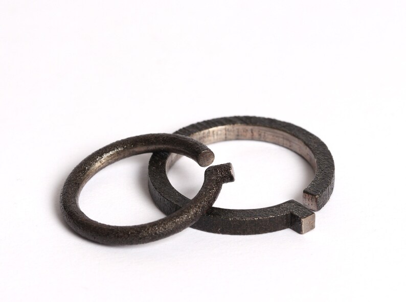 geometric friendship ring minimalist engagement ring made of black 3D printed steel