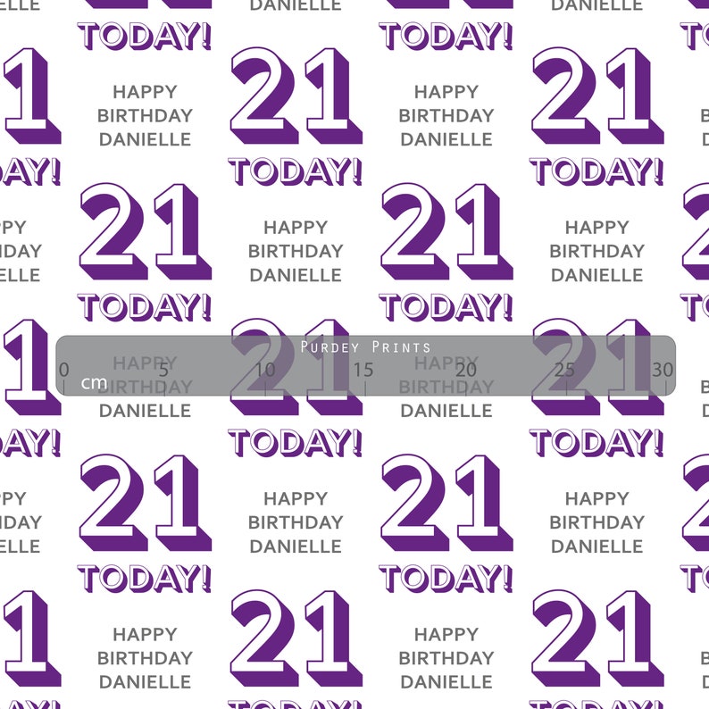 Puede incluir: Un fondo blanco con un patr&oacute;n repetido de 21 p&uacute;rpuras con un efecto de sombra. El texto "Happy Birthday Danielle" y "Today!" se repite en todo el patr&oacute;n.